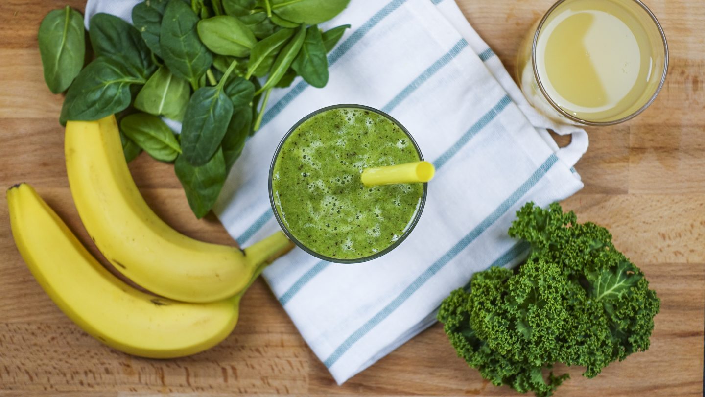 Τρία απολαυστικά smoothies για να σε φροντίσεις λίγο παραπάνω