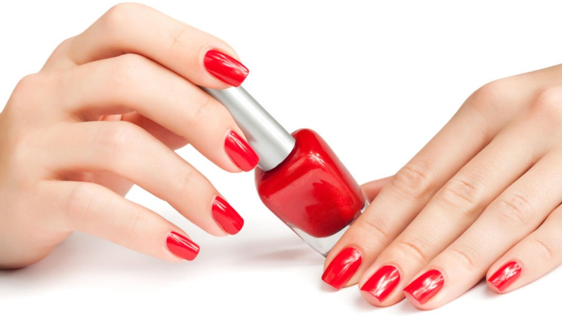 Tips για να κάνεις μόνη σου manicure μέχρι να ανοίξουν τα nails salon