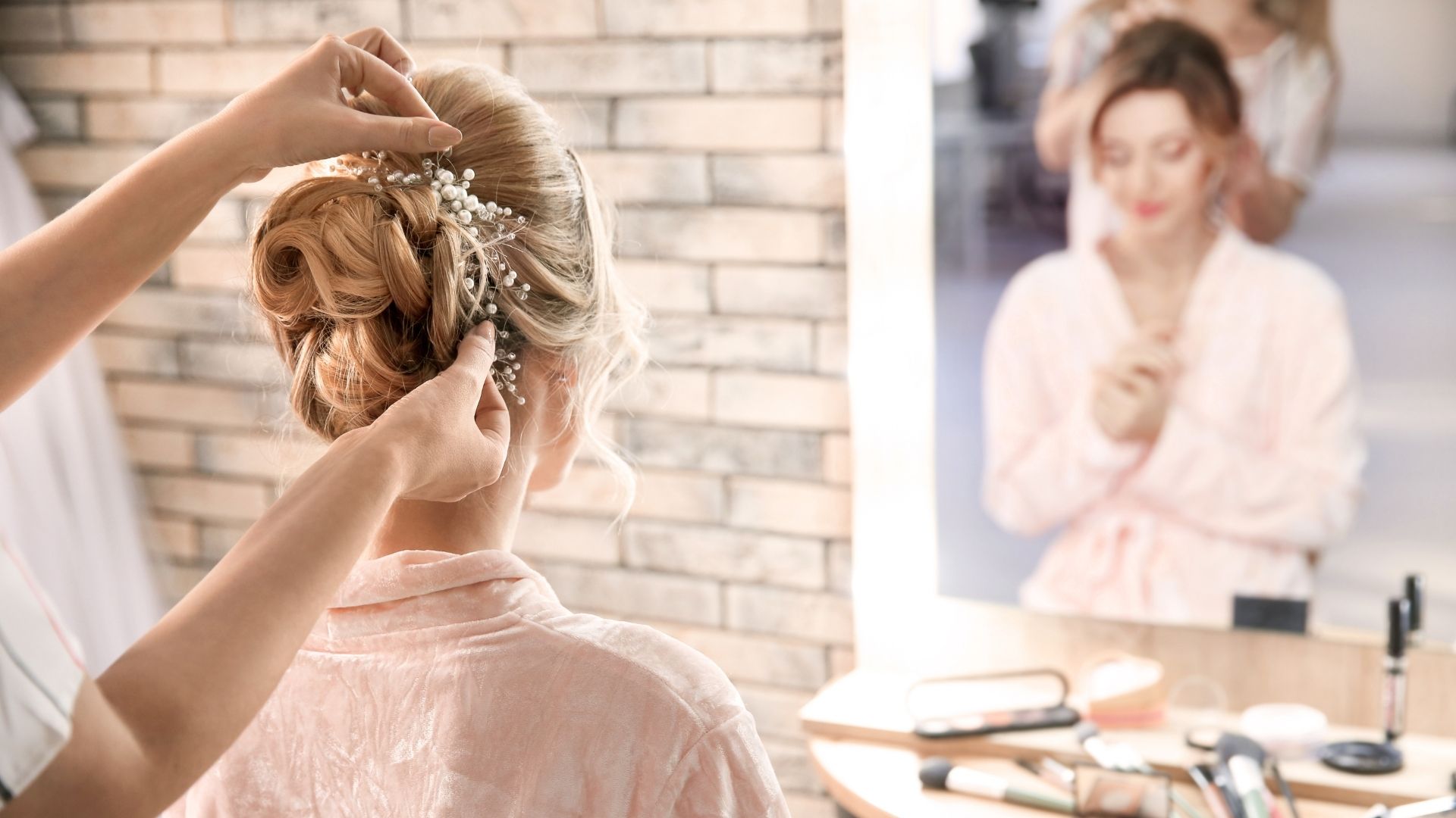 Tips for summer wedding hair