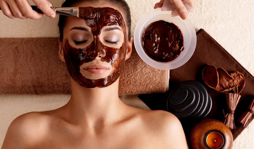DIY: Κι όμως, η σοκολάτα μπορεί να είναι ευεργετική για το δέρμα σας!