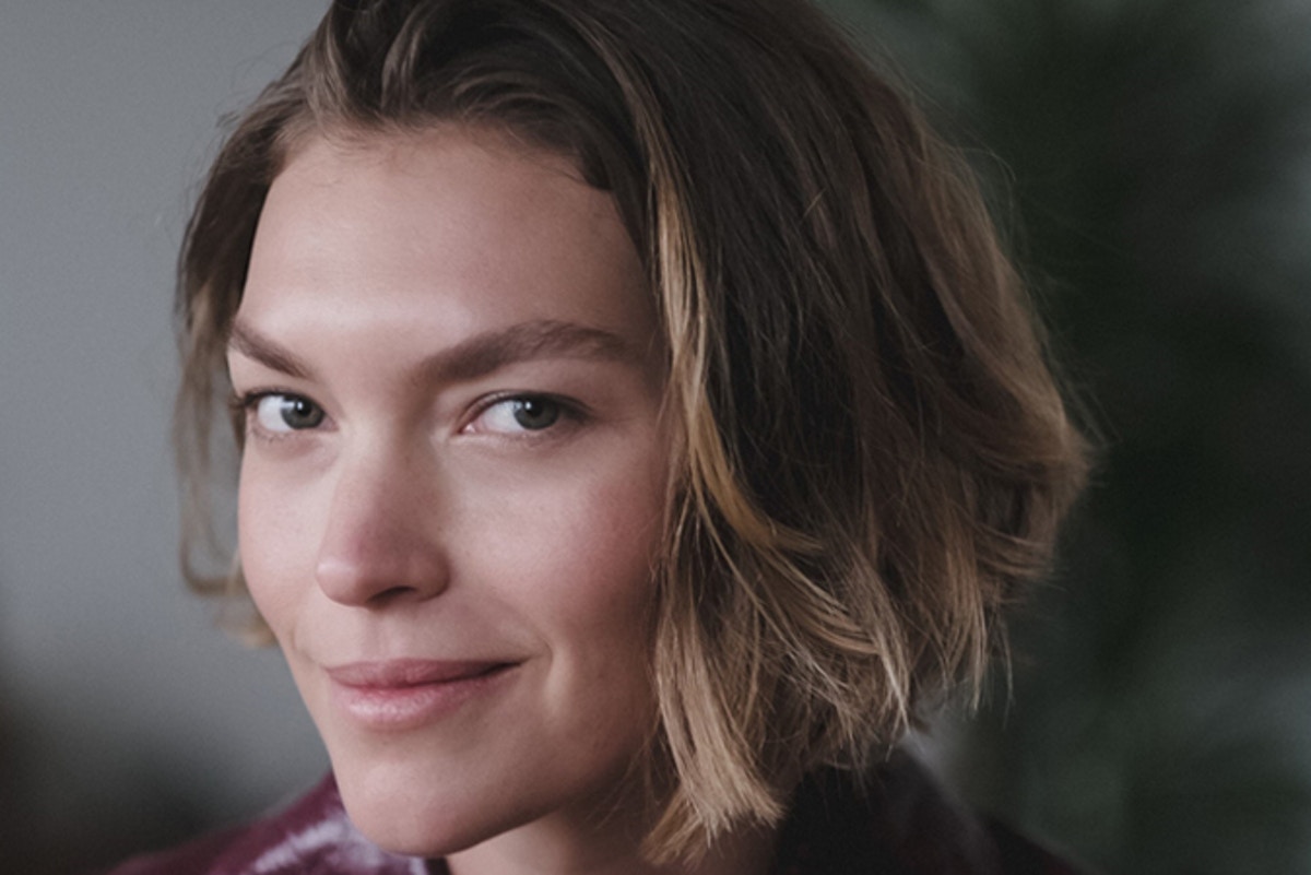 Looking for the perfect summer haircut? Get inspired by Arizona Muse's super look