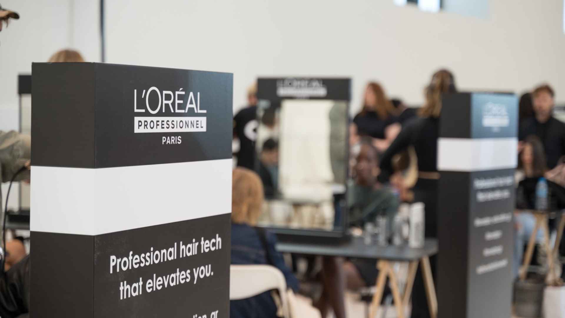 Η L’Oréal Professionnel official hair sponsor στην AFW