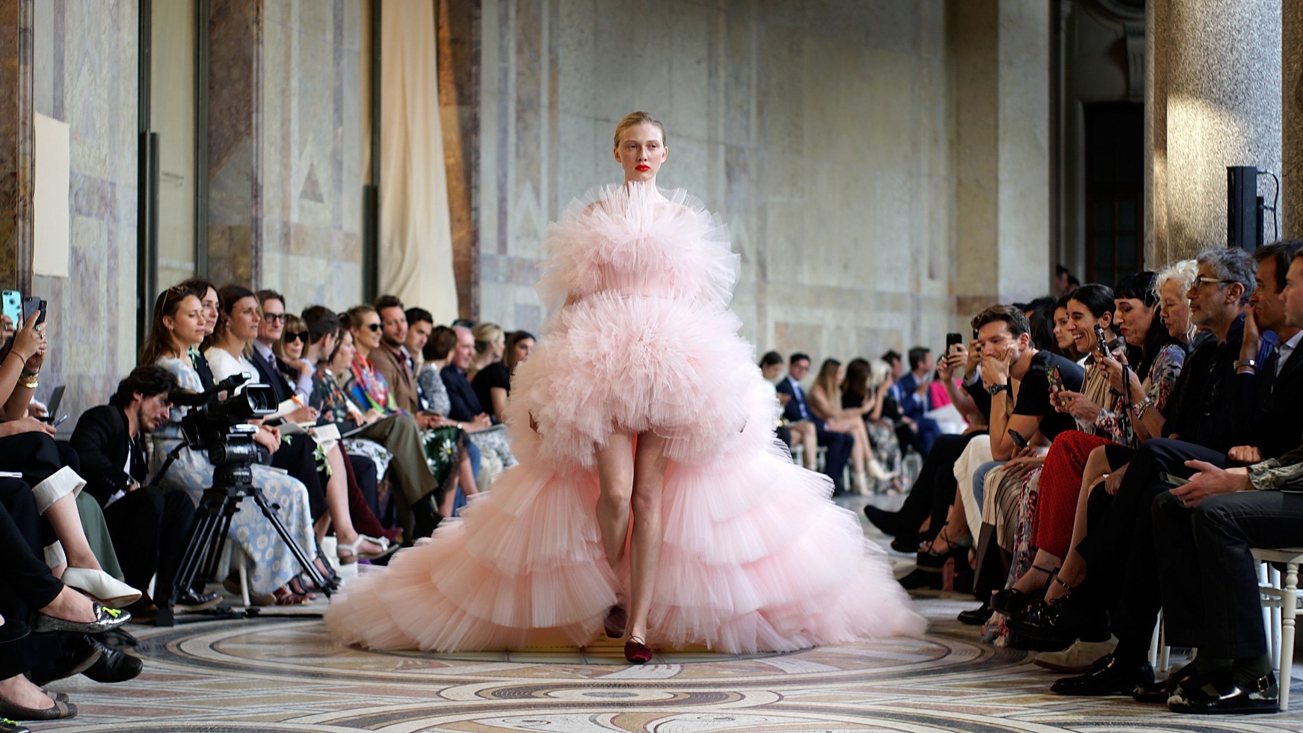 Η πραγματική διαφορά της Haute Couture από την Prêt-à-Porter