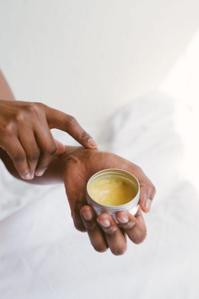 DIY: Fragrant hand mask with just three ingredients