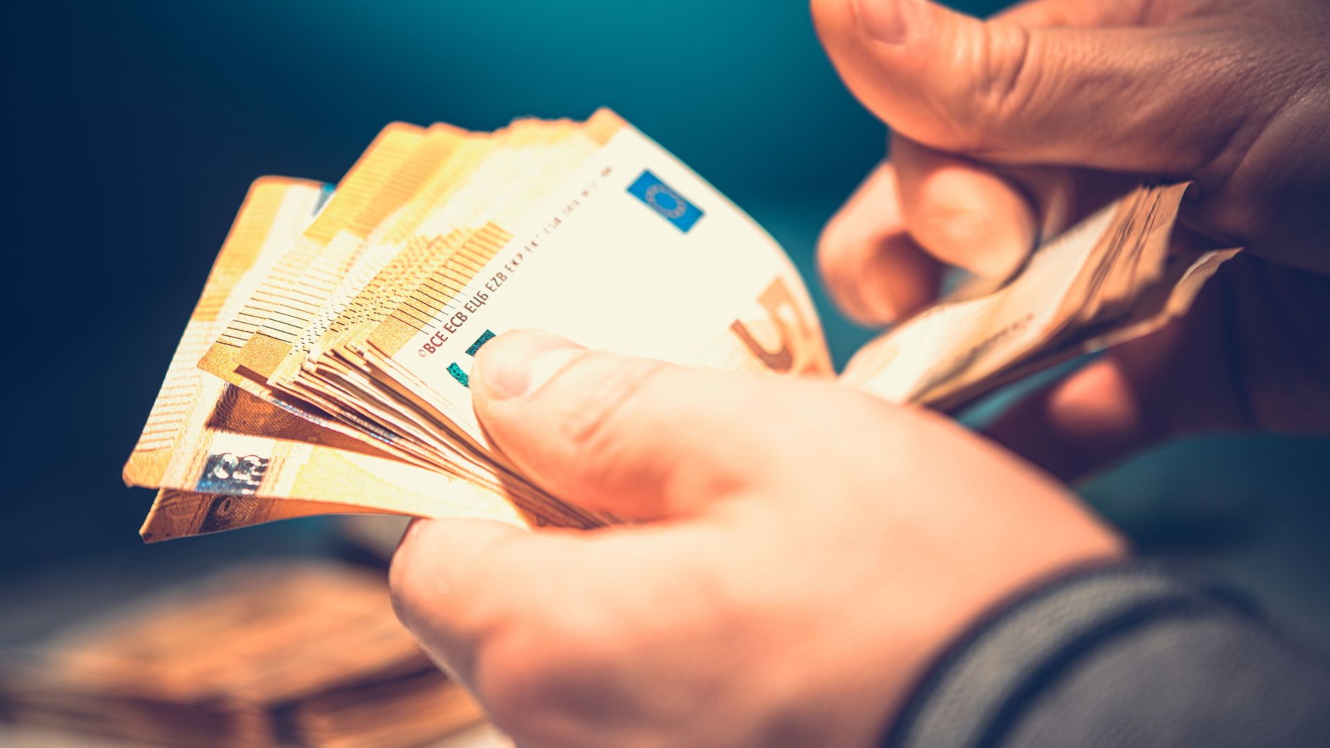 Θηλιά για τους μικρομεσαίους η αύξηση των ασφαλιστικών εισφορών