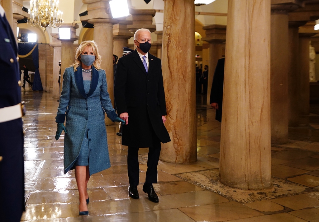 Η Jill Biden φόρεσε Markarian στην παρθενική της εμφάνιση ως Πρώτη Κυρία των ΗΠΑ