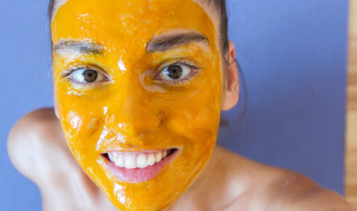 DIY: The beneficial properties of turmeric on your skin