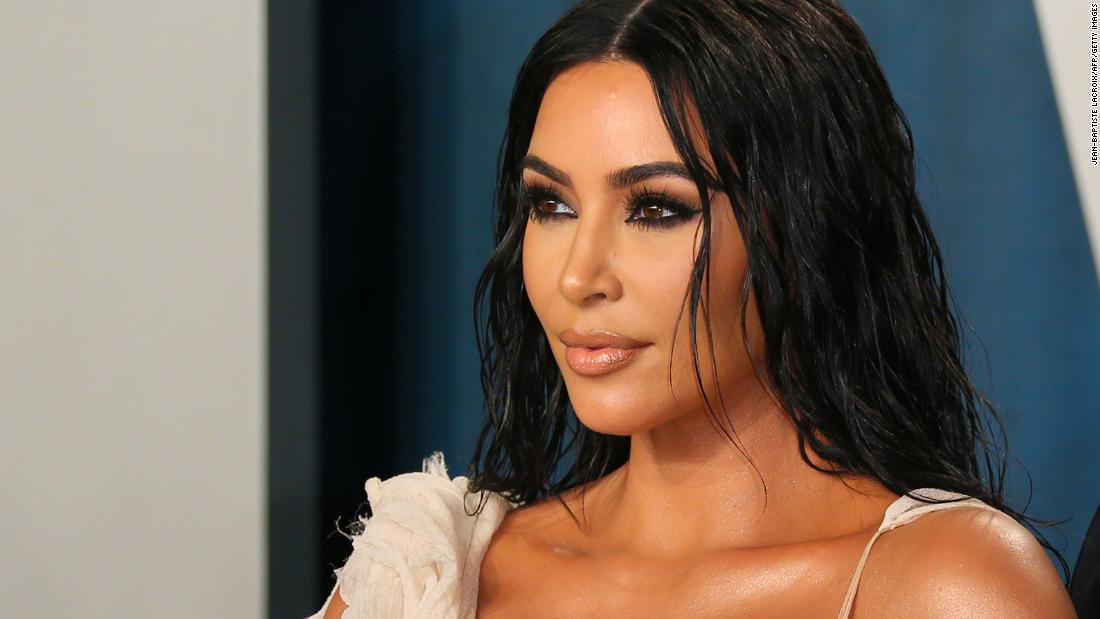 Αυτά είναι τα αγαπημένα extensions της Kim Kardashian